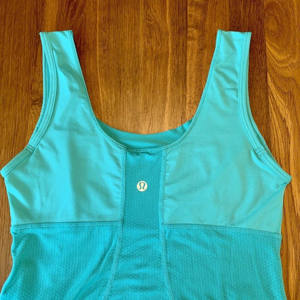 LULULEMON Athletica Womens Tank Top Size 4 Teal Aqua Yoga Tee Green Gym Running - Picture 4 of 7